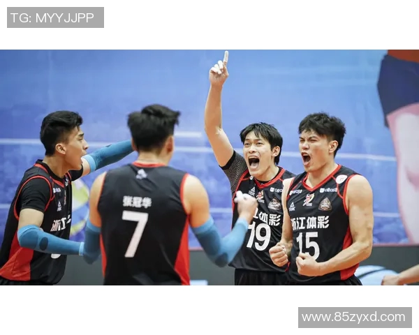 南京羽毛球队在冠军赛积分榜上以60分稳居第一名展现强劲实力